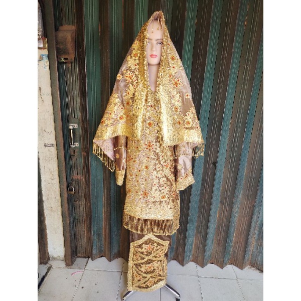 baju penganten adat koto gadang Minang.