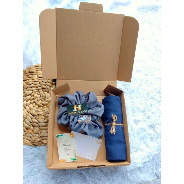 

KADO HARI GURU // HAMPERS READY // HAMPERS // KADO // HADIAH // HAMPERS MURAH // BOX HAMPERS // KADO MURAH // HARI GURU