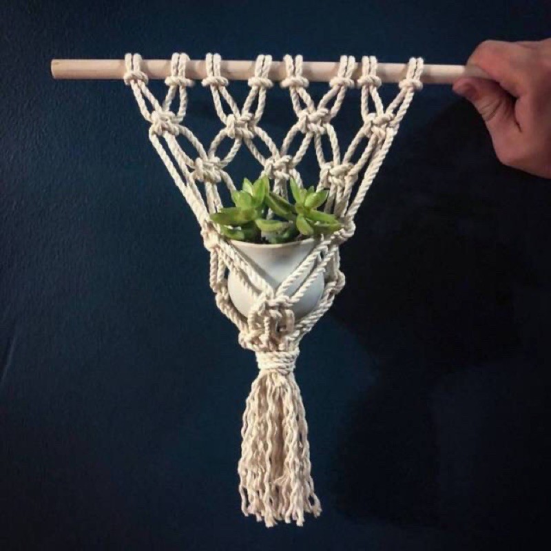 Macrame plant hanger / MPH 001 / gantungan pot / plant hangers