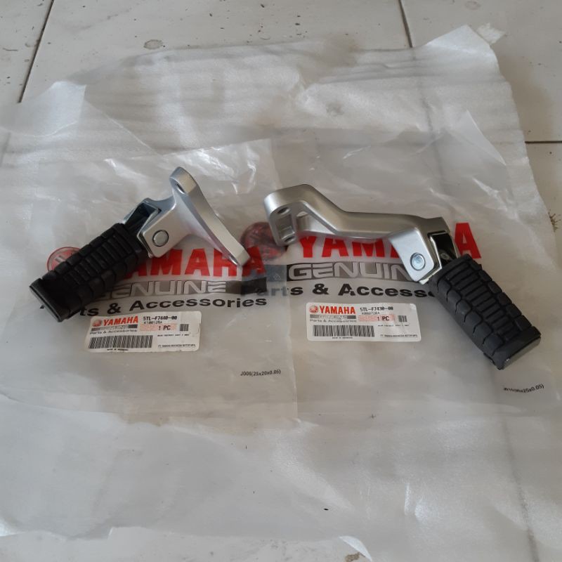 Pustep Assy Belakang Set Silver Yamaha Mio Original Baru. 5TL-F7430-00 & 5TL-F7440-00