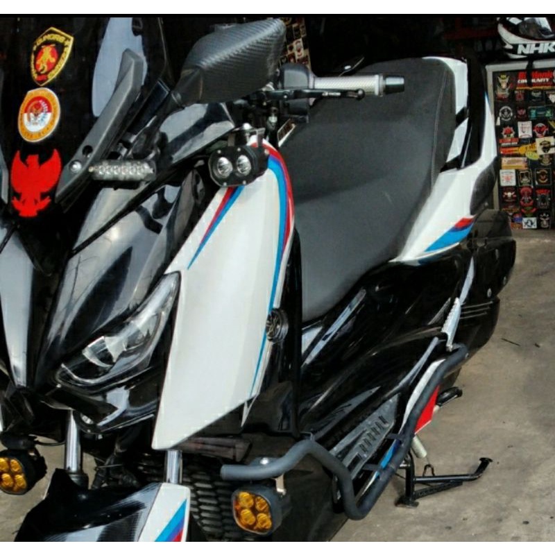 Crashbar tubular XMAX 250/dudukan lampu pelindung body xmax 250