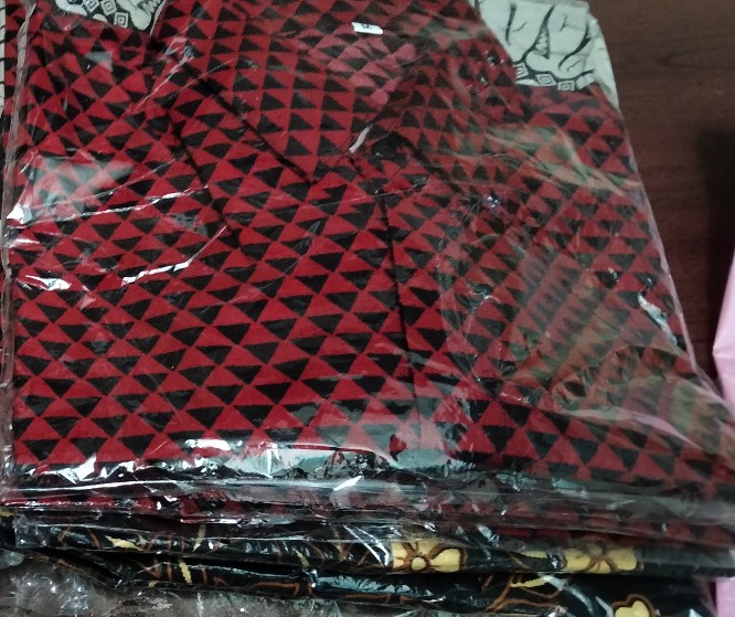 Maura Couple - Sania Ruffle Batik Couple Ori Ndoro Jowi Dnt Garansi Termurah Shopee - Pinguin Gurita