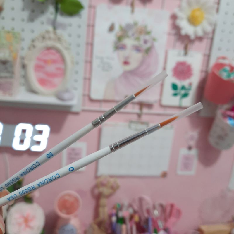 

Small Brush / Kuas Kecil Detail untuk Melukis