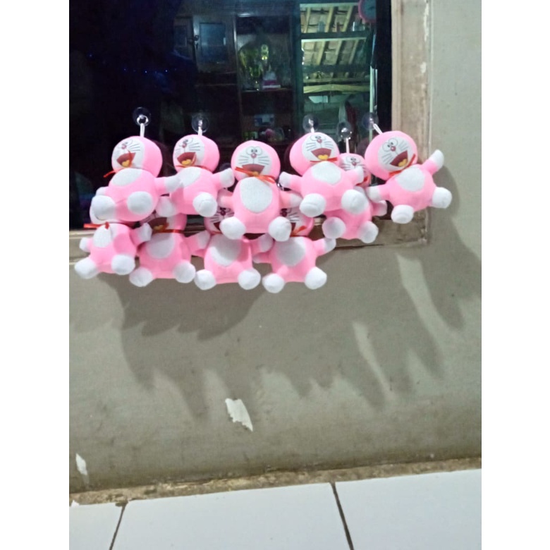 Boneka hiasan kaca mobil tempelan kaca doraemon isi 10pcs