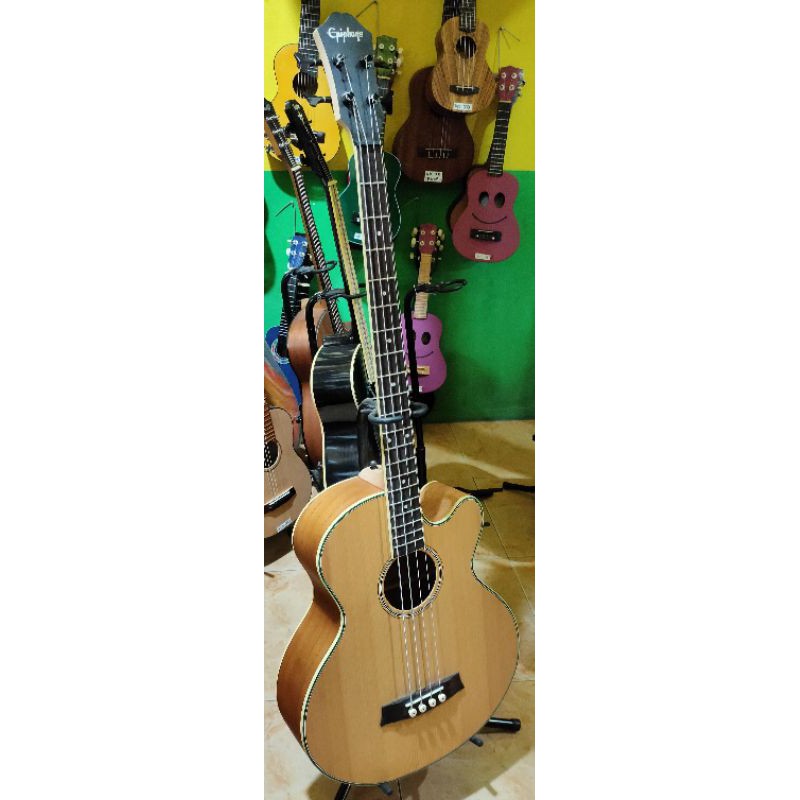 Gitar Bass akustik