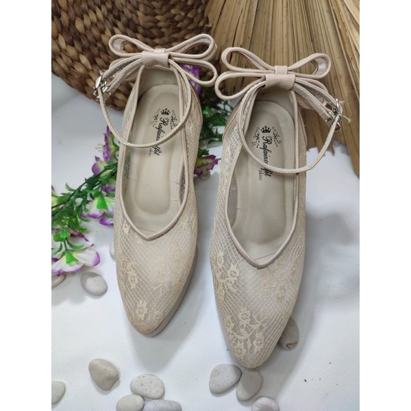 sepatu v Merrisa cream pita tinggi 10cm tahu