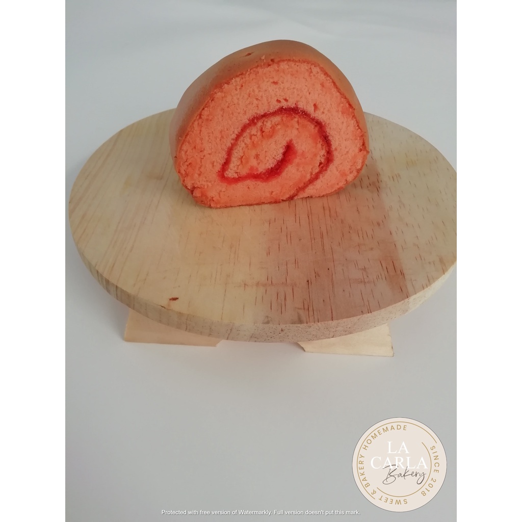 

Roll Cake Strawberry "slice" by La Carla Bakery