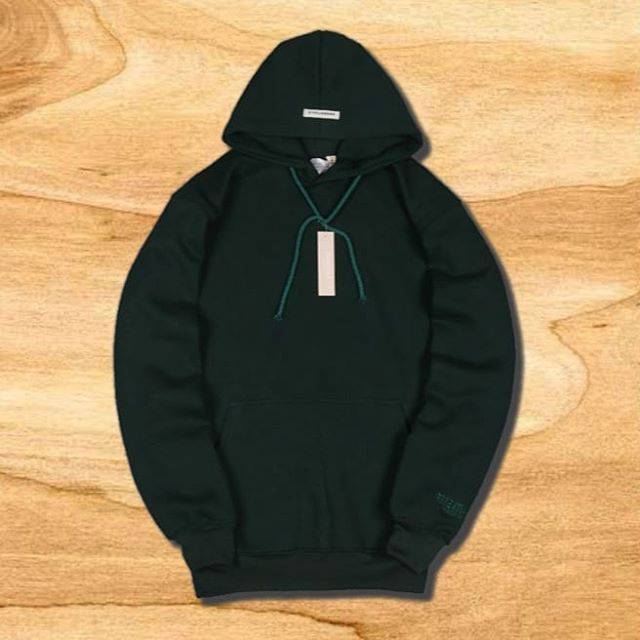 ESSENTIAL HOODIE
