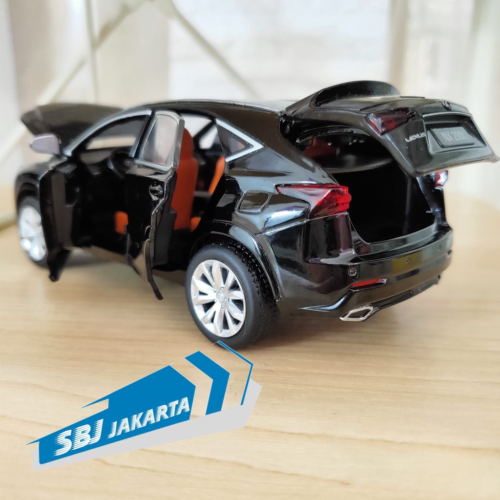 Diecast miniatur mobil Lexus NX200T Metal Series Skala 1:32