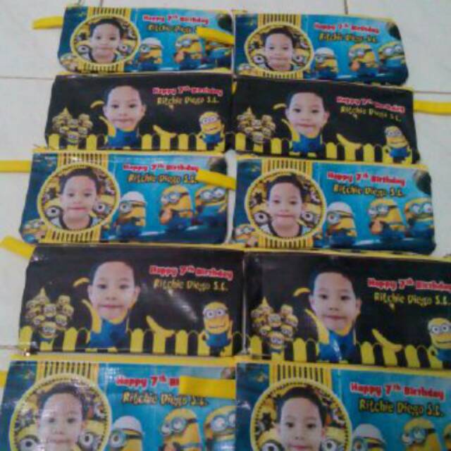 

Souvenir Tempat pensil