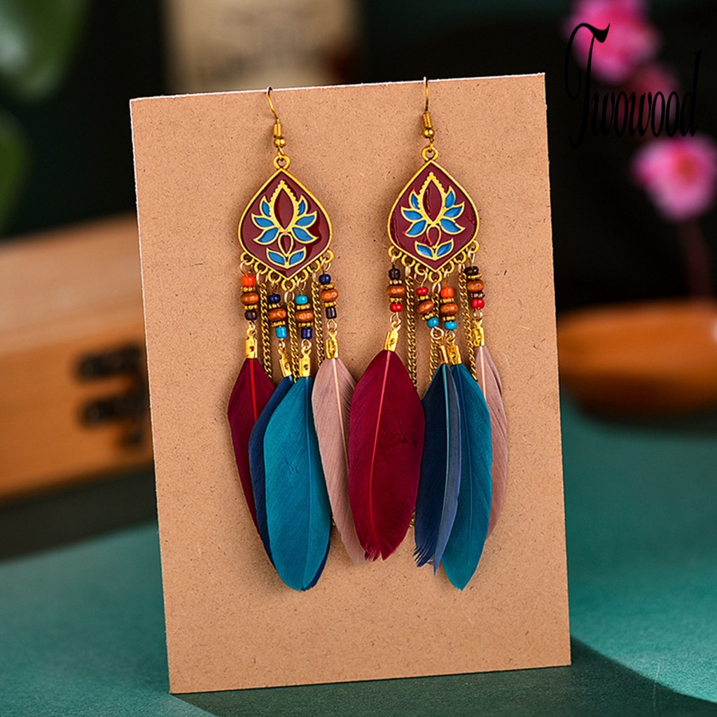 1 Pasang Anting Panjang Bentuk Belah Ketupat Dengan Liontin Bulu Bahan Alloy Untuk Wanita