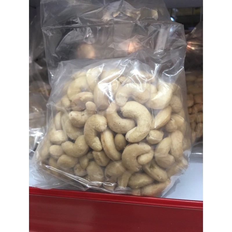 

kacang mede