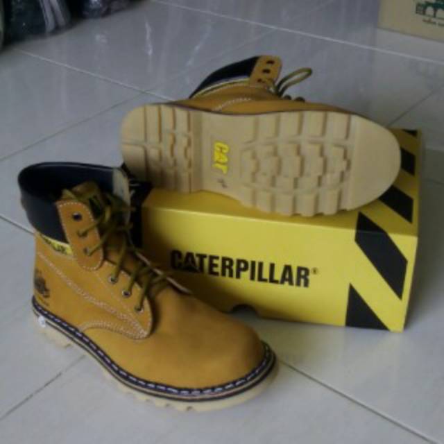 

Caterpilar warna tan