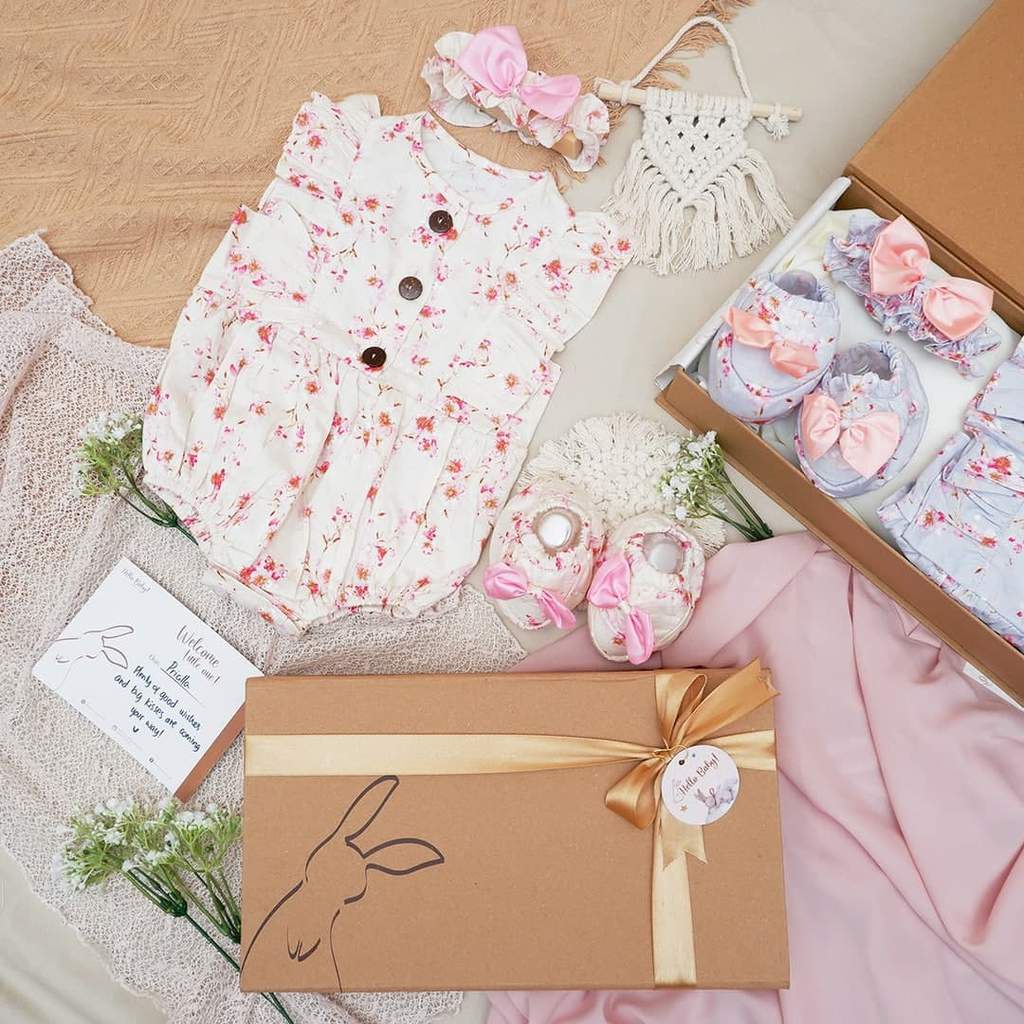 LIO035 Girls Baby Hampers 0-12 months/ Hampers bayi newborn/ Kado bayi/ baby girl gift set-Katniss Yellow