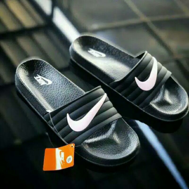 SENDAL SELOP KARET PRIA BENASSI SIZE 39-43