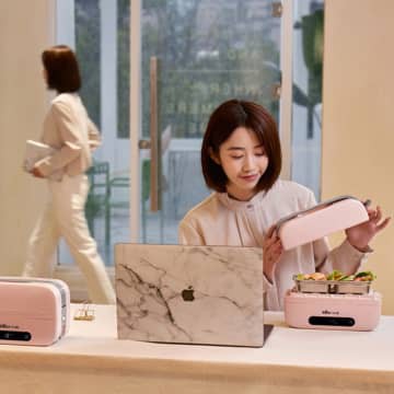 Lunch box with warmer BEAR / LUNCH BOX BEAR 270W / Bear Tempat Makan Dengan Warmer Elektrik 270w