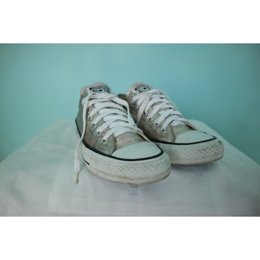 PrelovedSepatuConverseOriginalWanita