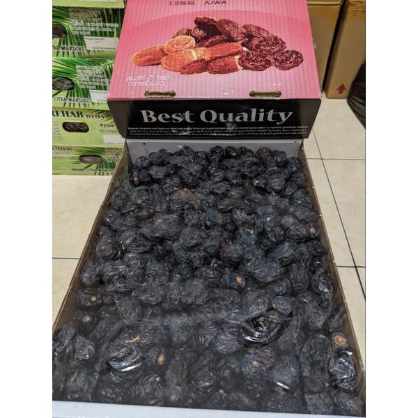 

Kurma Ajwa SUPER - Kurma Nabi Premium - Kurma Ajwa Lembut