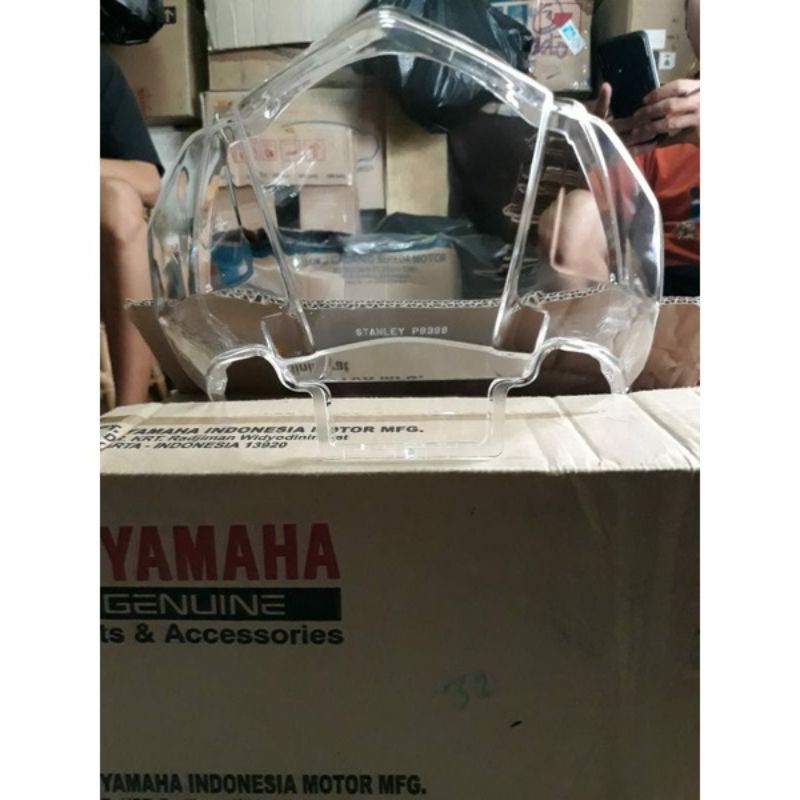 mika lampu stop belakang xeon karbu xeon gt 125 original ygp