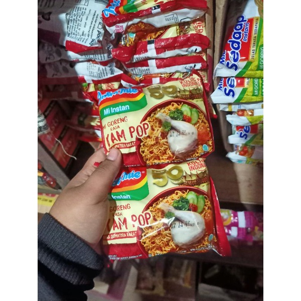 

INDOMIE GORENG RASA AYAM POP 1PCS