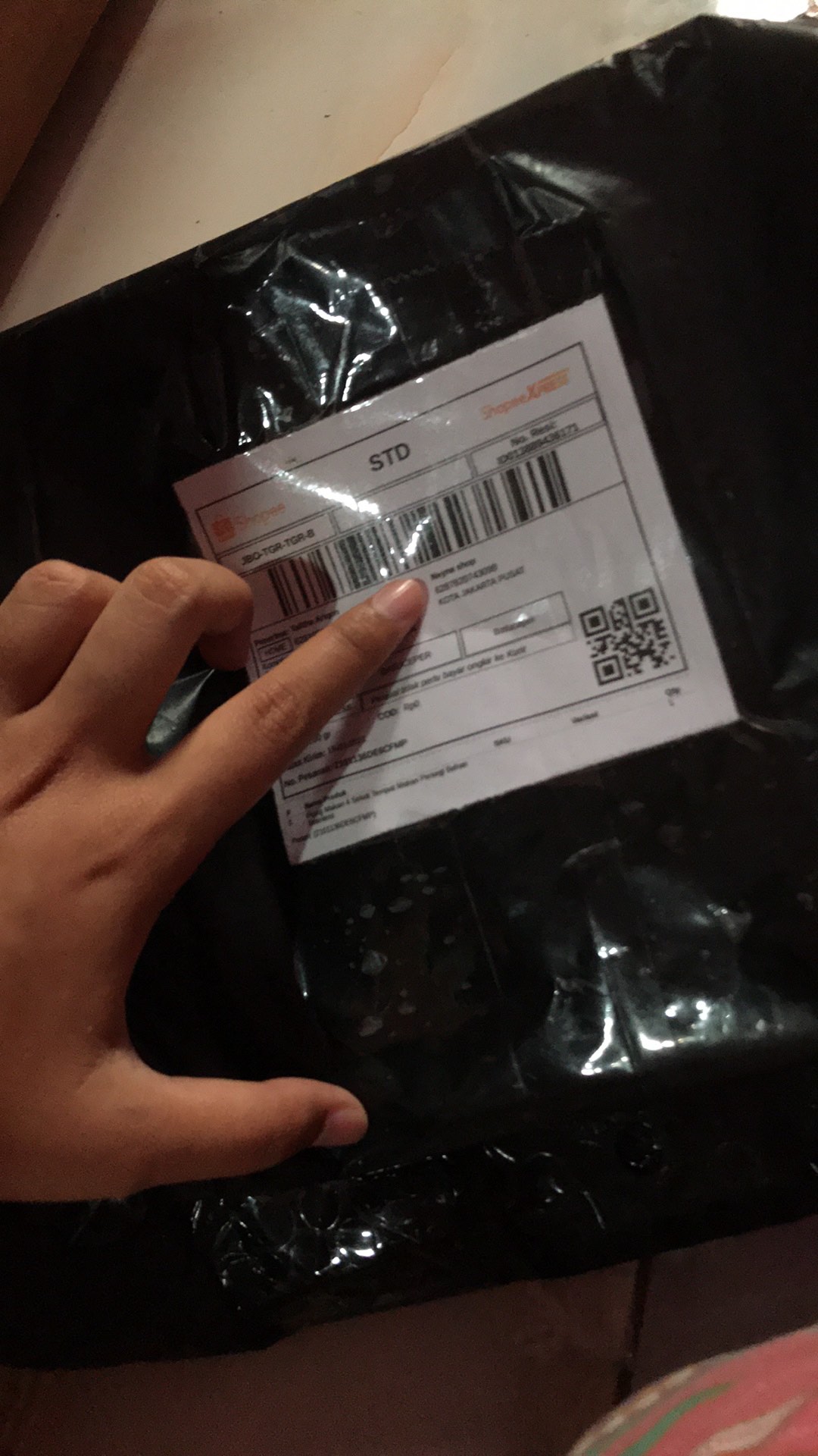 Piring Makan 4 Sekat Tempat Makan Persegi Bahan Stainless