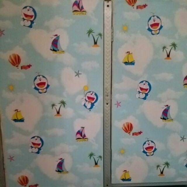Grosir Murah - Wallpaper Sticker Dinding Kartun Doraemon Perahu Layar Awan Balon Udara Lucu Dekorasi