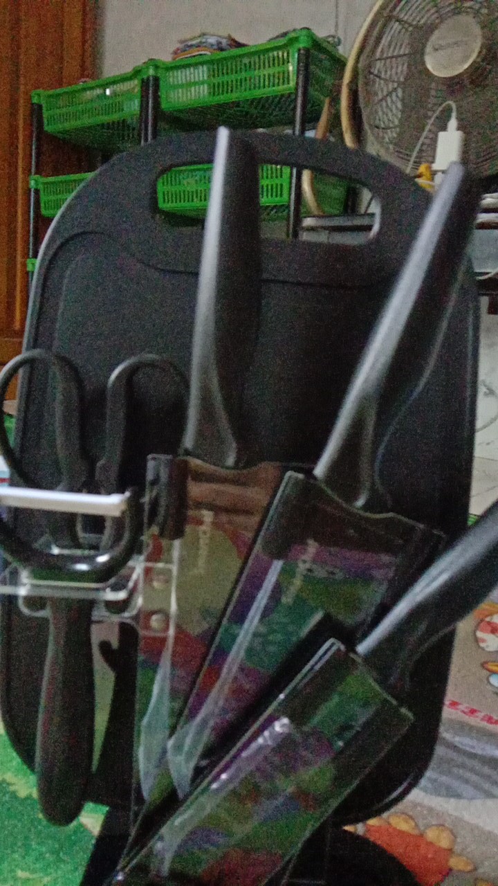 Anqi Shop   Pisau Baru  + Talenan Masak Set 7in1 Bahan Keramik Best Quality / Vs-1804
