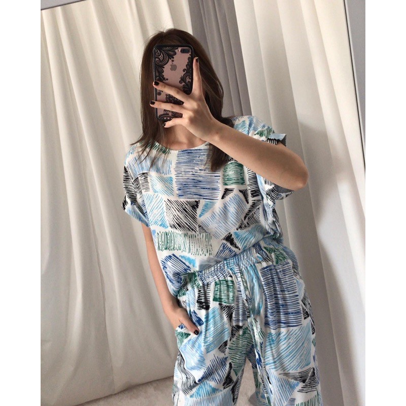 Mona Set Abstract | Fashion Set Basic Atasan dan Bawahan Wanita | Baju Tidur Nyaman Murah Meriah Bah