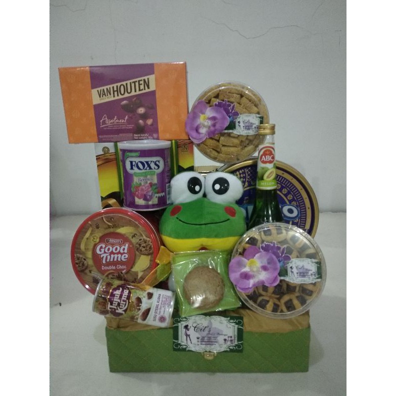 

parcel lebaran/parcel custom/parcel makanan minuman/hampers lebaran/hampers custom/hampers makanan
