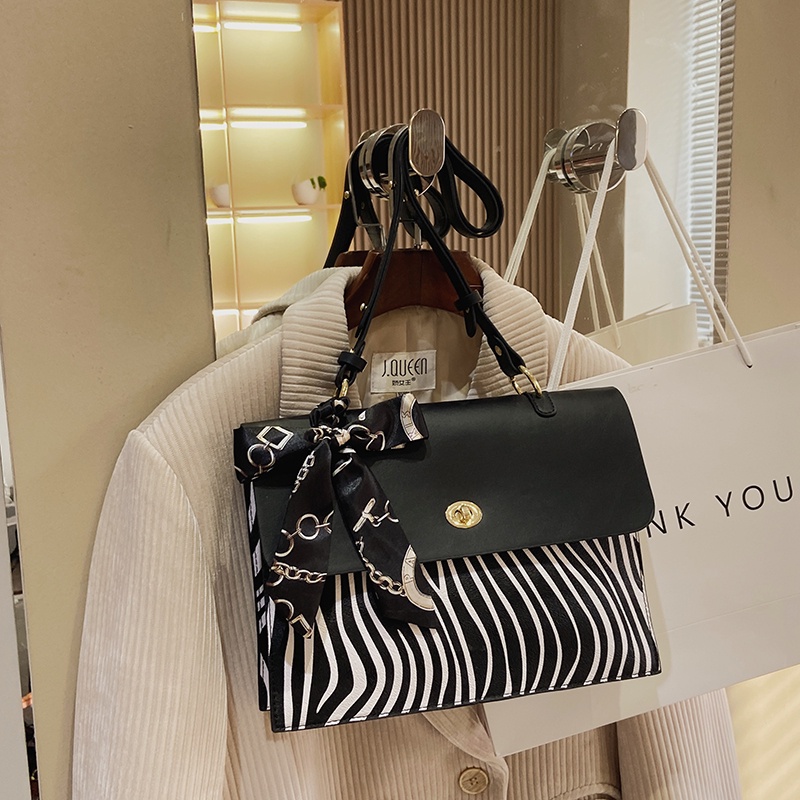 ( 2PC 1KG ) GTBI998877299 New Arrival  !!!  Tas Selempang Wanita Import   Terbaru +SALL