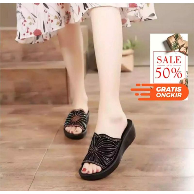 Sandal Wanita Calbi Terbaru Kekinian Sandal wanita terbaru wedges sandal pesta