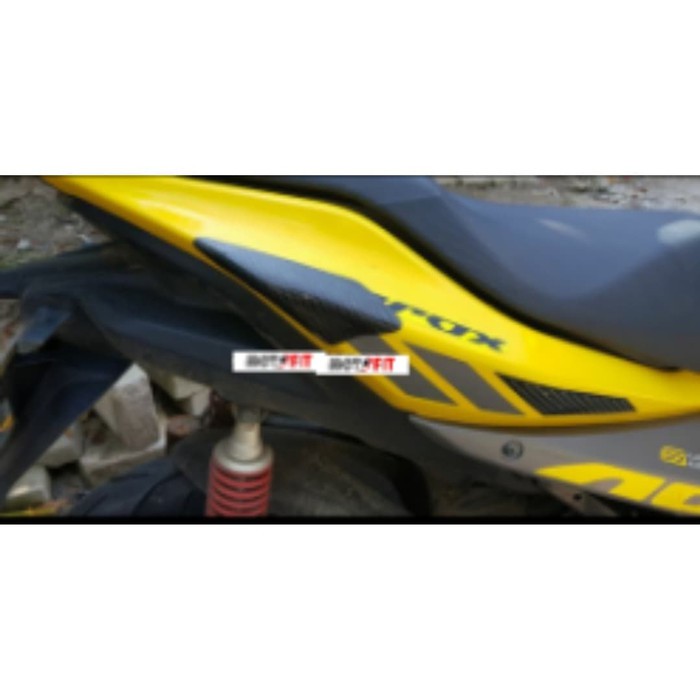 tail slider aerox pelindung body buntut belakang aerox carbon kevlar