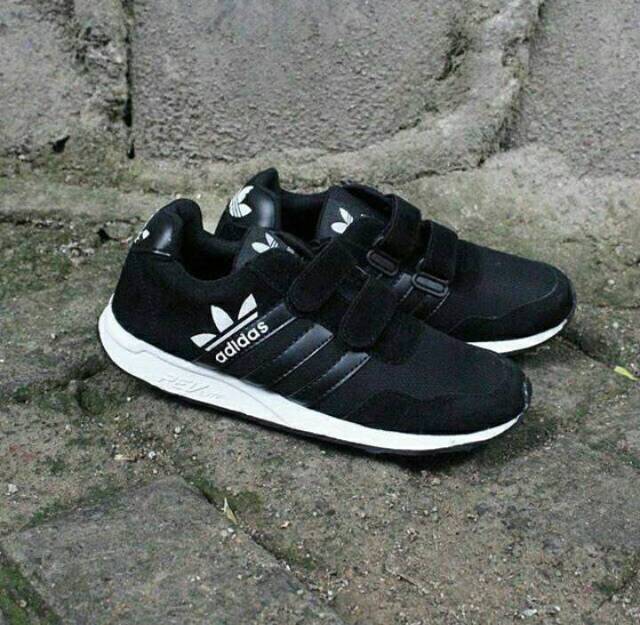 Sepatu sekolah anak SD/sepatu sekola adidas /black white