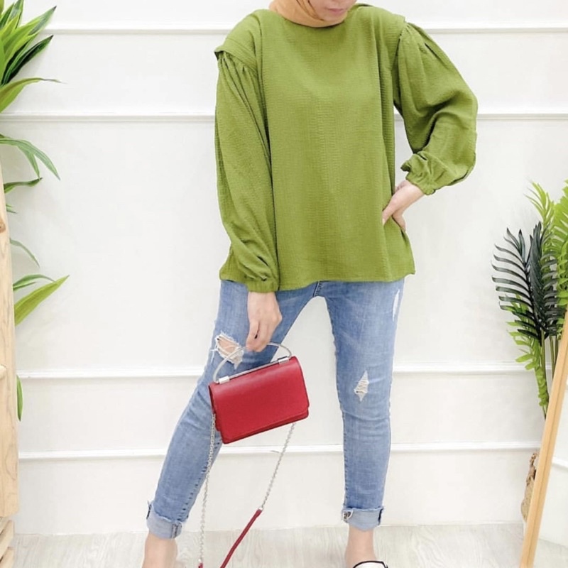 SHOULDER PLEAD BLOUSE