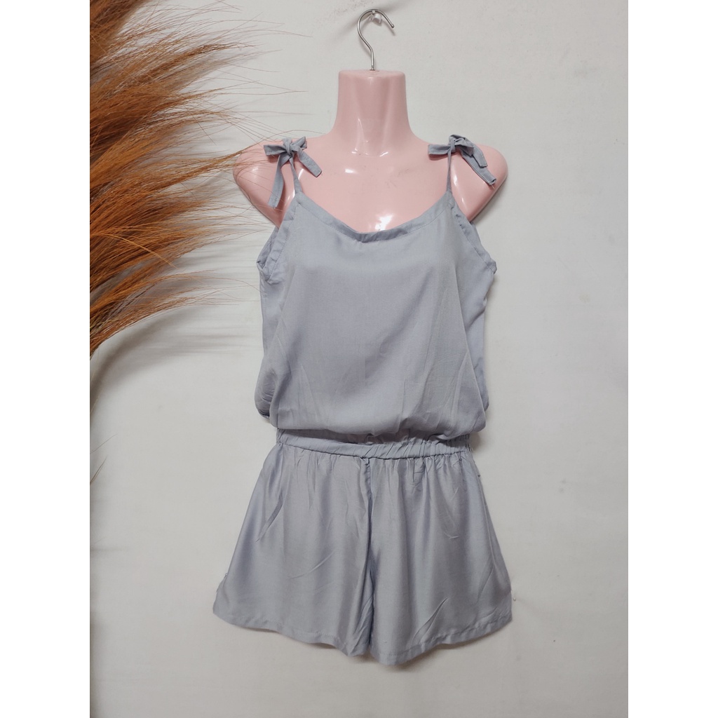 Kiandra - Jumpsuit Pendek Tali Bahu