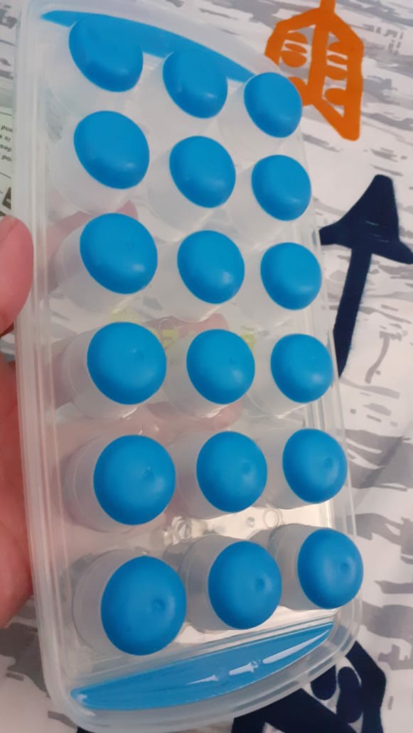 Azalea Ice Tray Round