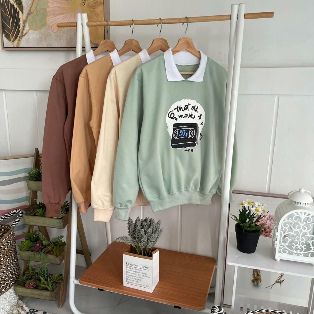 OLD MOVIE SWEATER WANITA BAHAN FLEECE