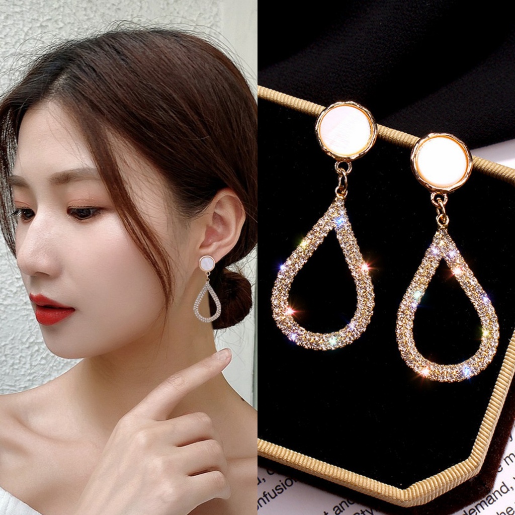 Anting Tusuk Gantung Panjang Desain Geometri Hias Berlian Gaya Korea Untuk Wanita