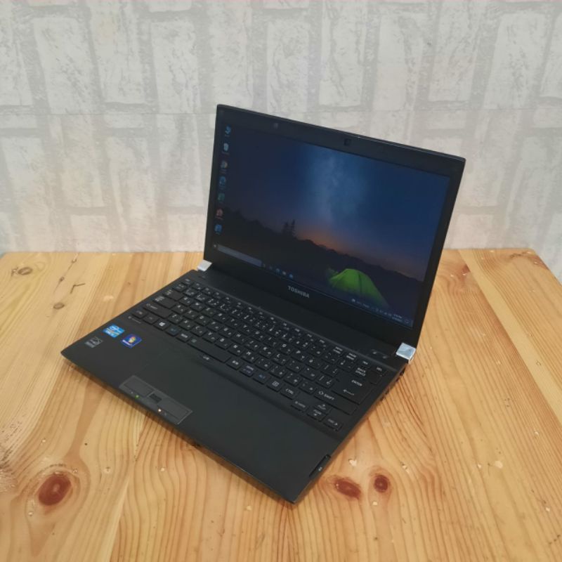 Laptop Toshiba Dynabook R732 intel Cor i3 Ram 4GB HDD 320GB Windows 10 Full aplikasi siap pakai