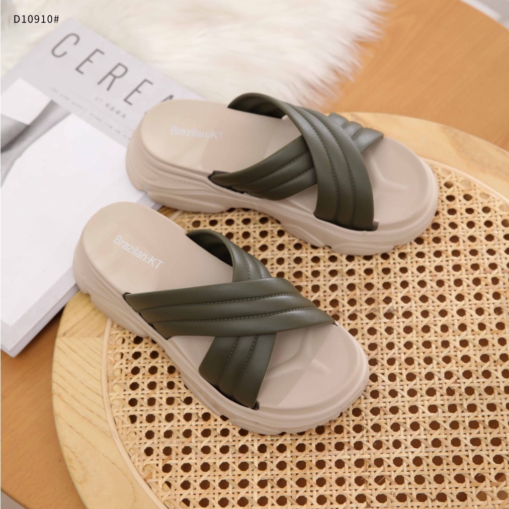 Slippers For Women With Rubber Sandal D10910