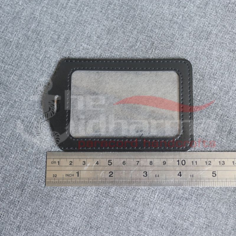 

Holder Tempat ID Card Bahan Kulit Sintetis