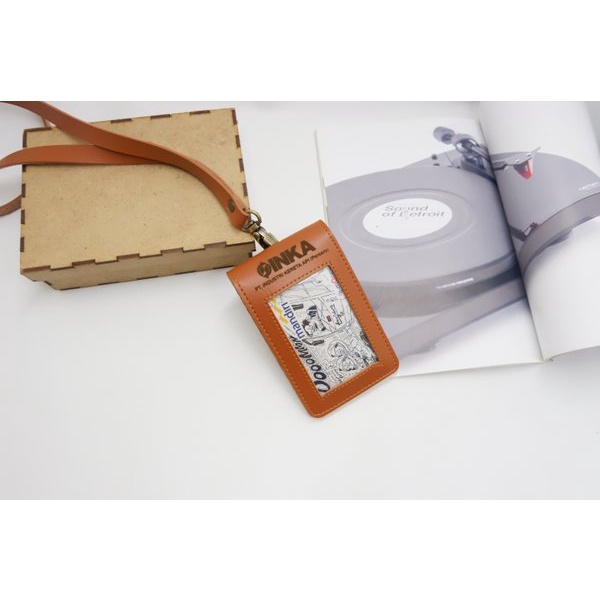 

sale ID CARD HOLDER KULIT CUSTOM MAGNET CLIP FLIP NAME TAG BADGE TALI KULIT TAN Diskon