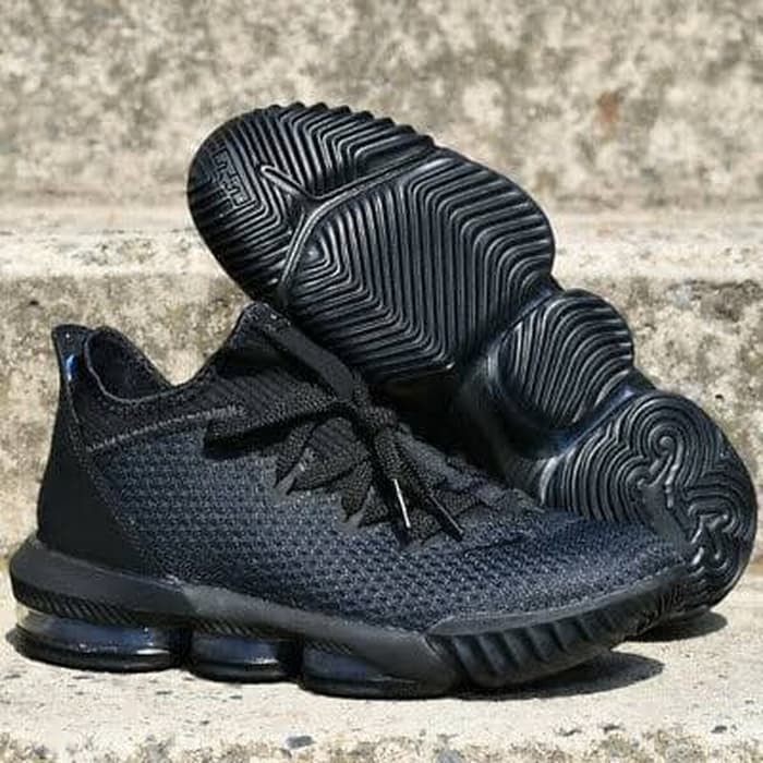 lebron 16 low triple black