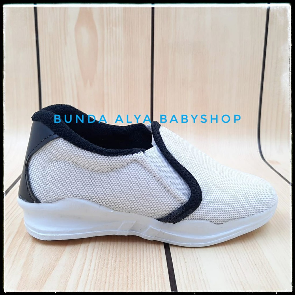 Sepatu Anak Laki Sport Usia 2 3 Tahun  Size 22 - 24 PUTIH - Sepatu Anak Cowok Balita Sport Alas Karet Anti Licin