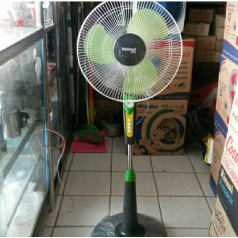 KIPAS ANGIN BERDIRI 16 (INCH) NATIONAL PLUS STAND FAN