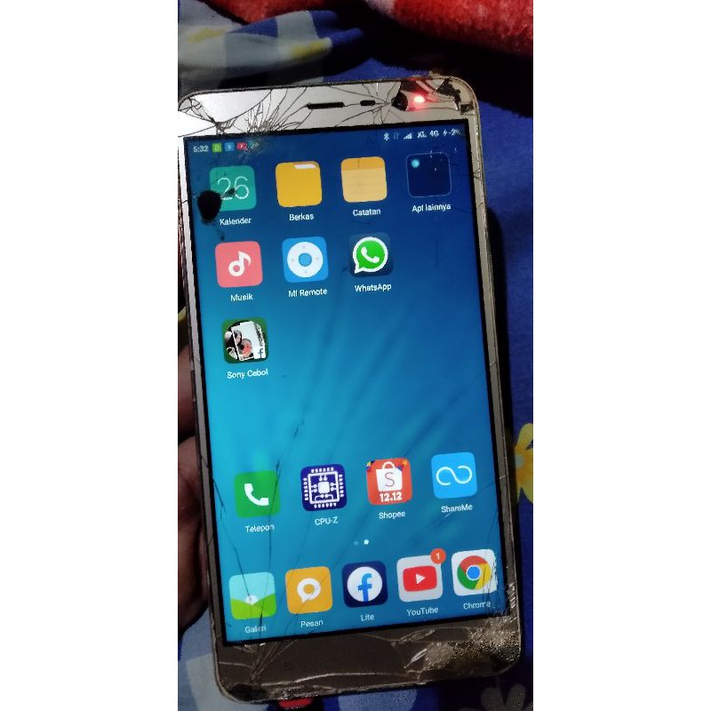 redmi note 3 pro snapdragon minus ram 3/32 + oppo a3s minus mati kena emmc + tc retak  mulus