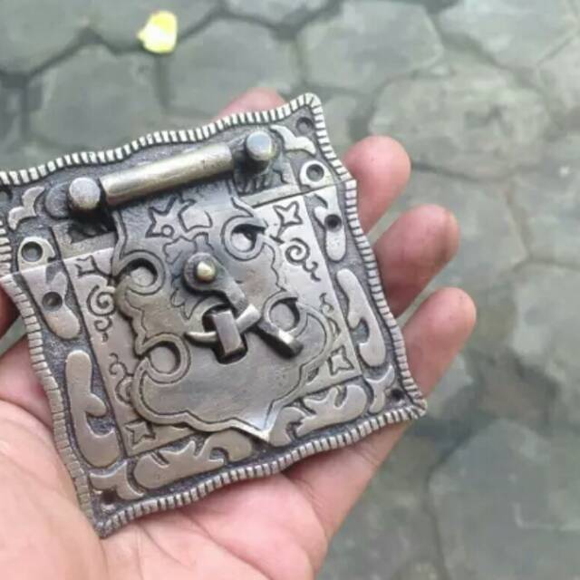 Overpal Grendel Pengunci Ukir Kecil