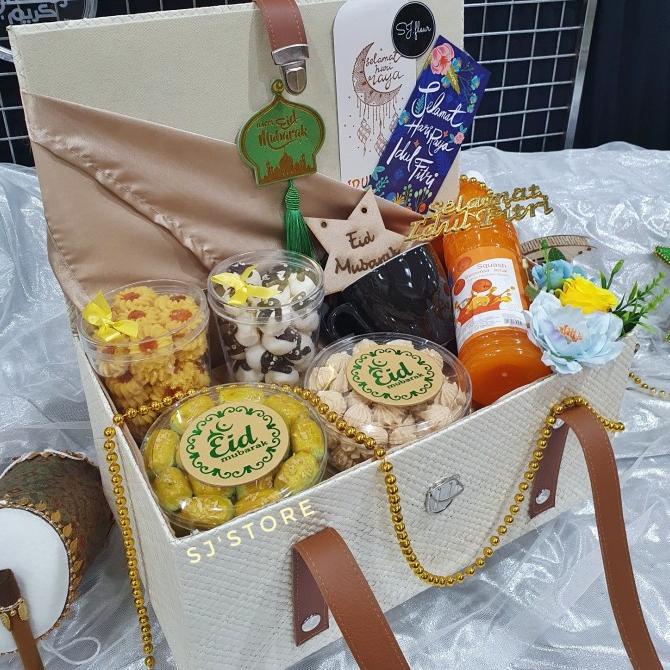 

PAKET BOX HAMPERS LEBARAN KUE KERING TOPLES MURAH 21 XCD521XS