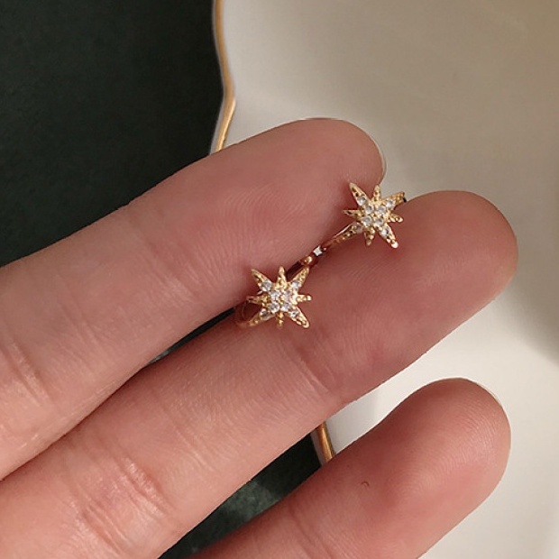 1pc Anting Klip Tanpa Tindik Bentuk Bintang Geometris Lapis Emassilver Untuk Wanita