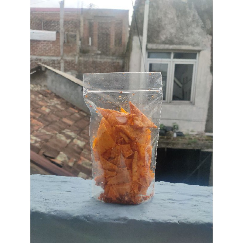 

Snack Kripik Pangsit Asin pedas